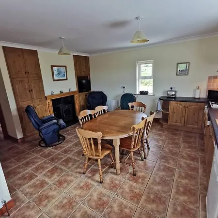 Cozy 6 Bedroom House With Spectacular Views Feriehus Belmullet