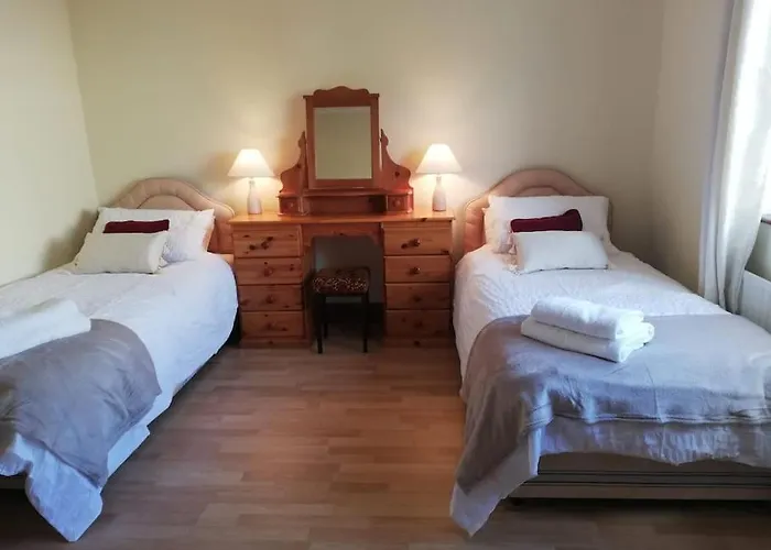 Cozy 6 Bedroom House With Spectacular Views 度假居