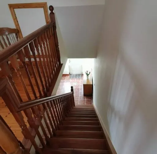 度假居 Cozy 6 Bedroom House With Spectacular Views 贝尔马利特