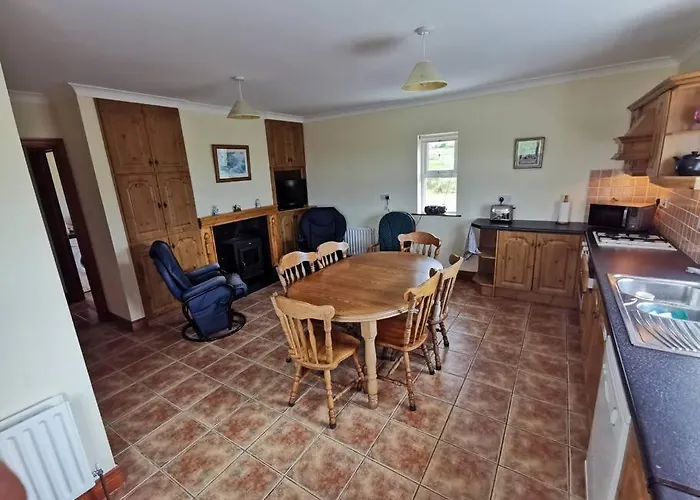 Cozy 6 Bedroom House With Spectacular Views 度假居 贝尔马利特