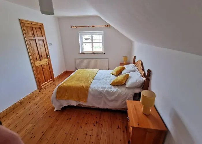 Cozy 6 Bedroom House With Spectacular Views 度假居