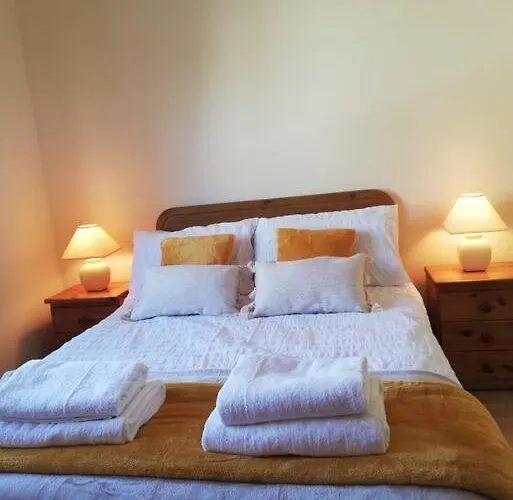 度假居 Cozy 6 Bedroom House With Spectacular Views 贝尔马利特